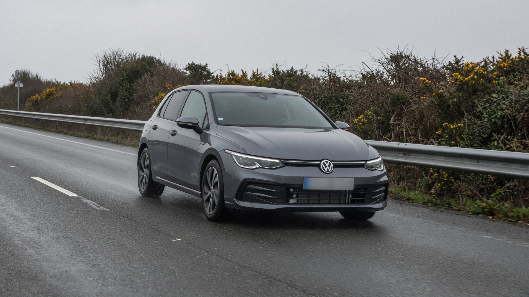 Volkswagen Golf 8 lors d’un convoyage aller et retour depuis Brest